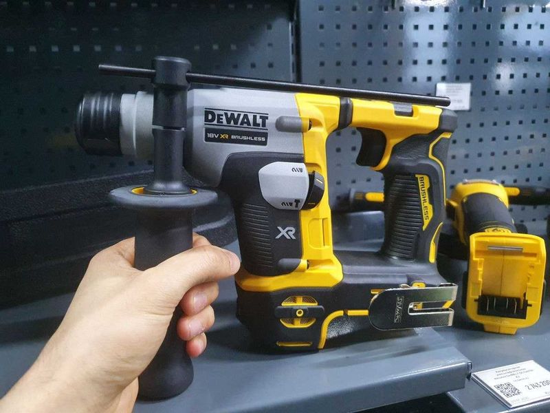 Аккумуляторный перфоратор DeWALT DCH172NT-XJ