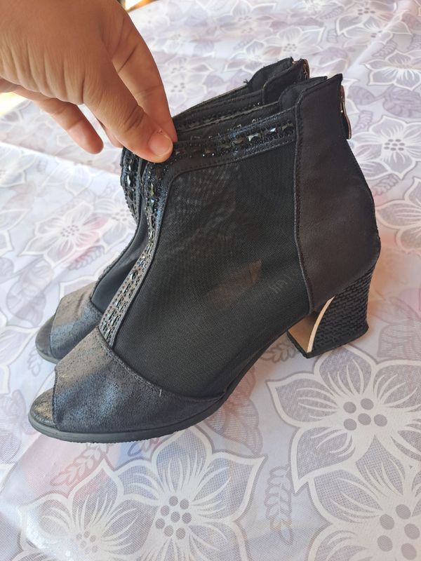 Ayollar kiyimi
