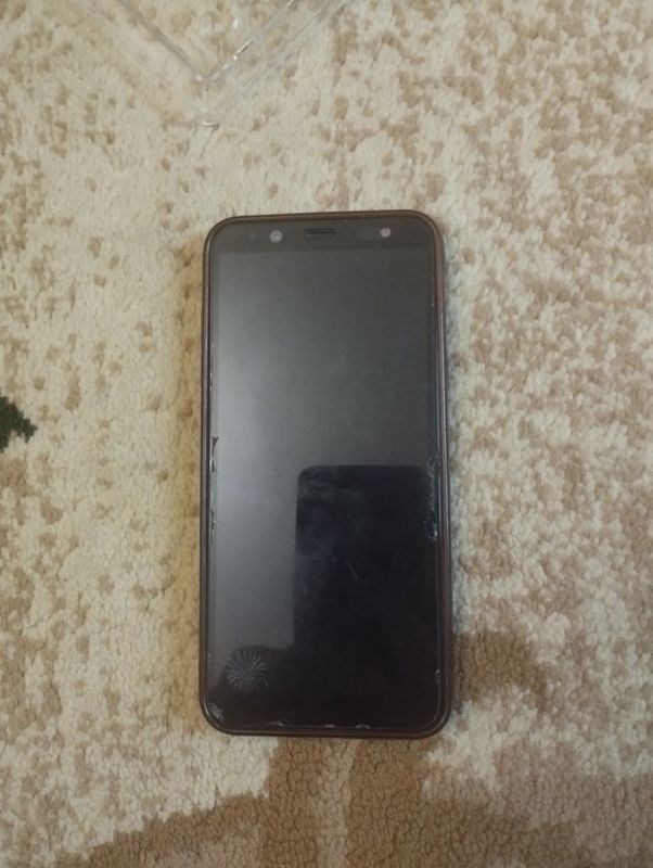 Продам Самсунг гелекси а6 и редми 8а