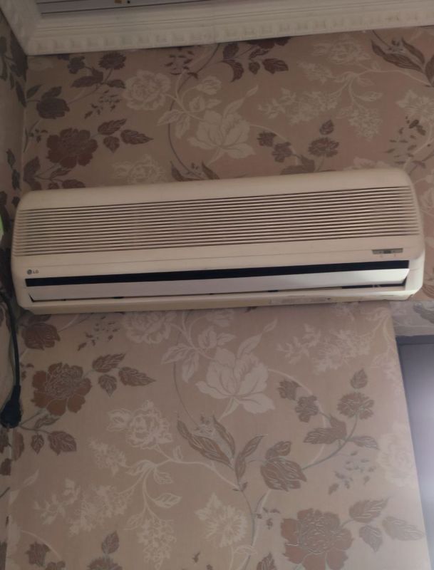 LG кондиционер. Работает чётко.