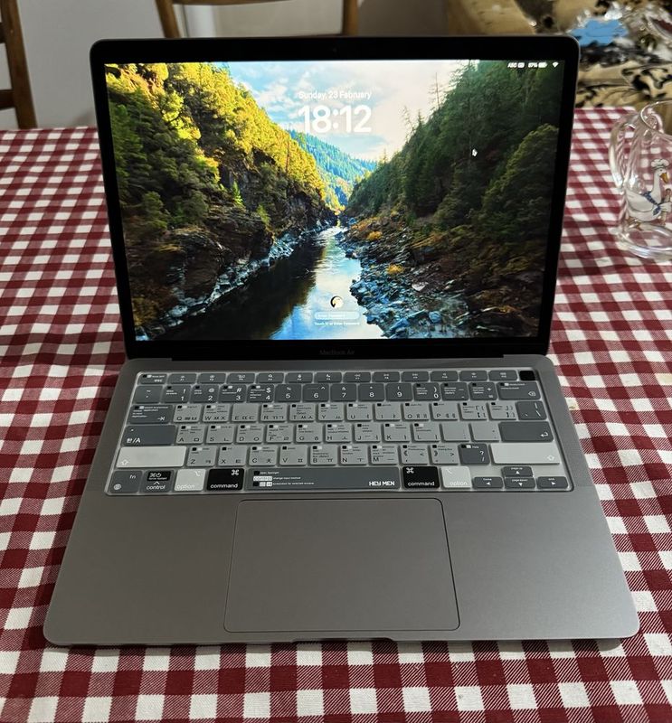 Срочно! Apple Macbook Air M1