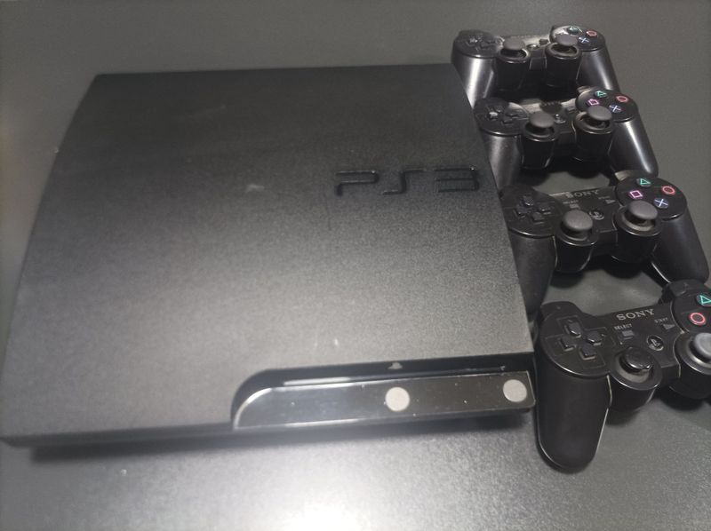 Ps3, 4 та джостик, кабеллар бор. б/у Ps3, 4 та джостик, кабеллар бор. б/у