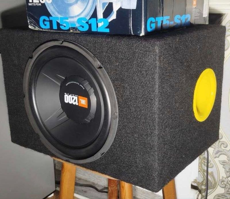 Самбуфер JBL 1200 Самбуфер JBL 1200