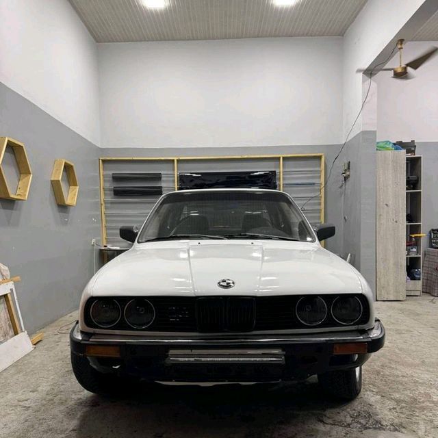 BMW E30 BMW E30
