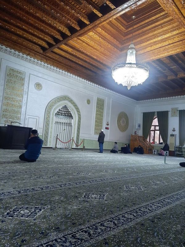 Kivartira kerak Bodomzor Metro TATU Bodomzor Masjidi yonidan ayol kiwi Kivartira kerak Bodomzor Metro TATU Bodomzor Masjidi yonidan ayol kiwi
