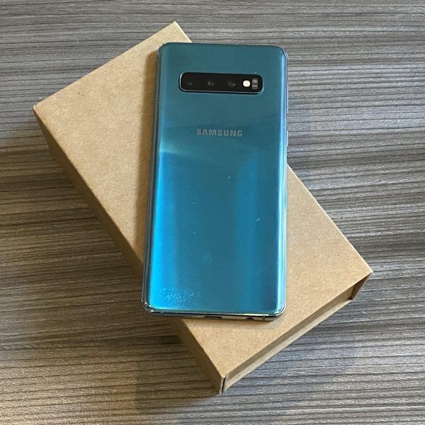 Samsung Galaxy S10 8/128Gb Синий в отличном состоянии