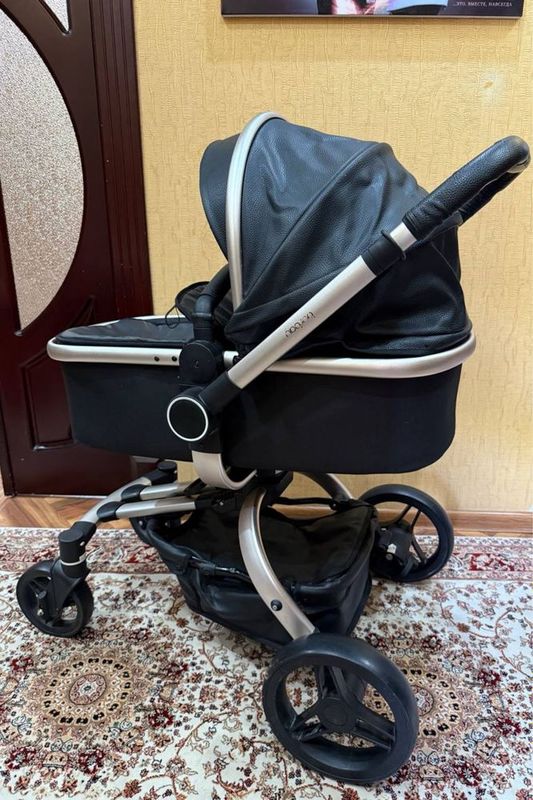 Продаёттся коляска 3 в 1: люлька, прогулочный блок и авто кресло!!!