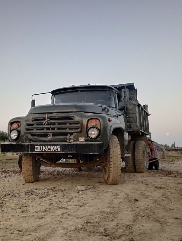 Zil 130 samasvol srochni sotladi