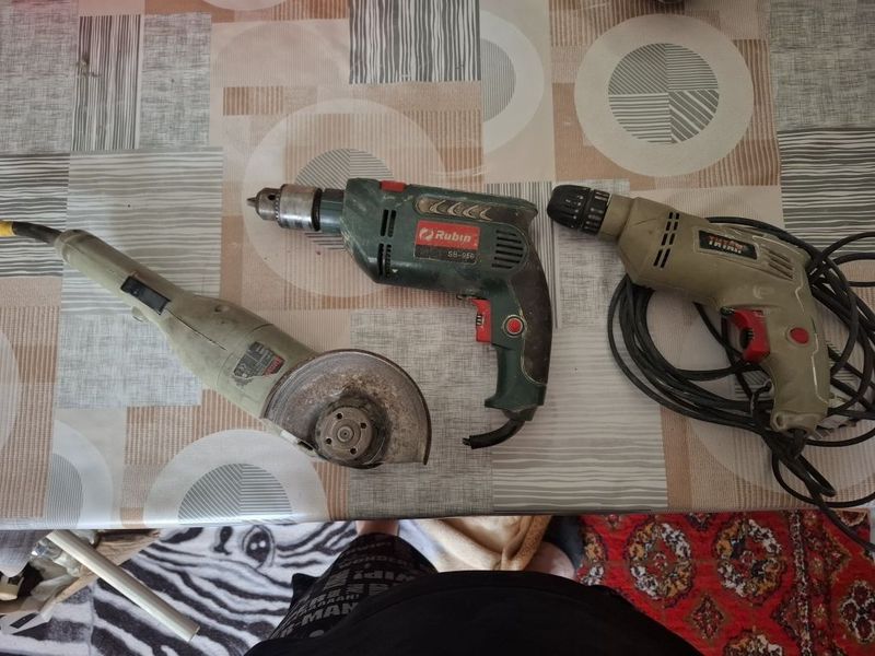 Продам дрель на запчасти