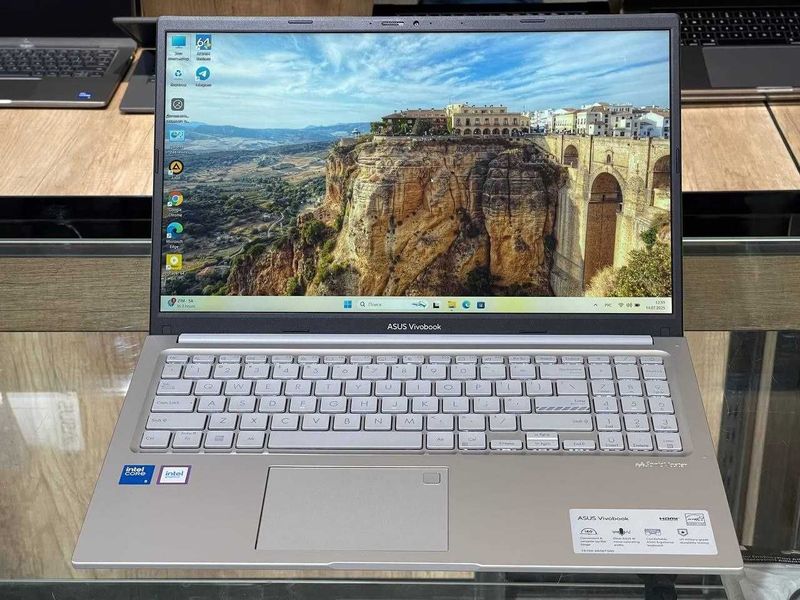 ASUS VivoBook X1504VAP Core 5-120U ram 8 ssd 256 ASUS VivoBook X1504VAP Core 5-120U ram 8 ssd 256