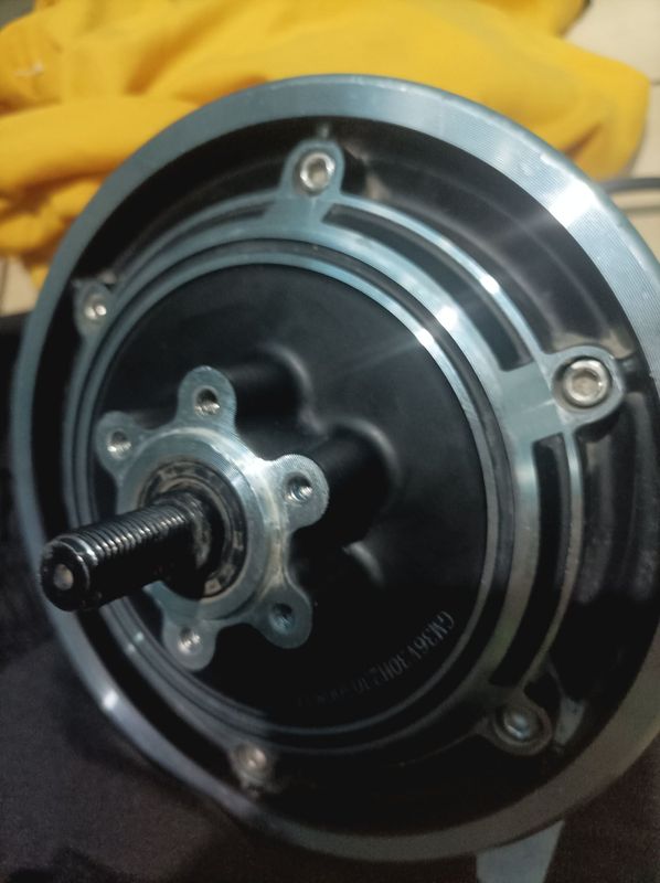 Продам мотор колесо 400w номинал 680-700w в пике, 48-36v в новом Продам мотор колесо 400w номинал 680-700w в пике, 48-36v в новом