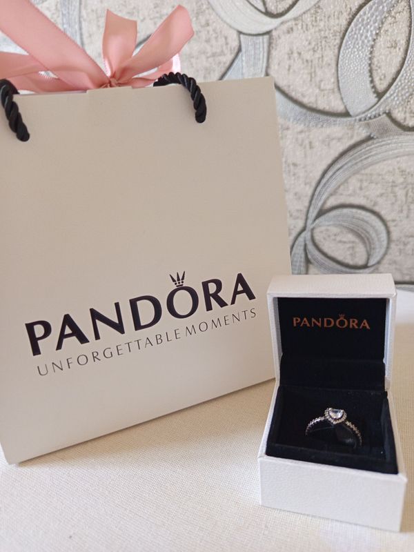 Pandora uzuk 925probasi bor kumush yengi taqilmagan Pandora uzuk 925probasi bor kumush yengi taqilmagan