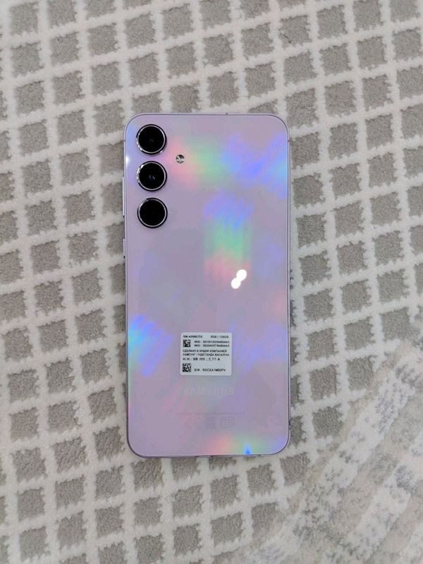 Samsung A55 128 gb karobka dakument bor holati Samsung A55 128 gb karobka dakument bor holati