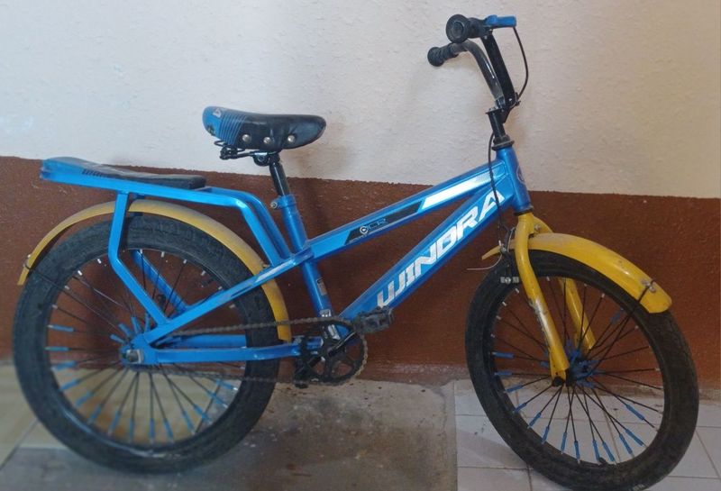 Velosiped sotiladi Velosiped sotiladi