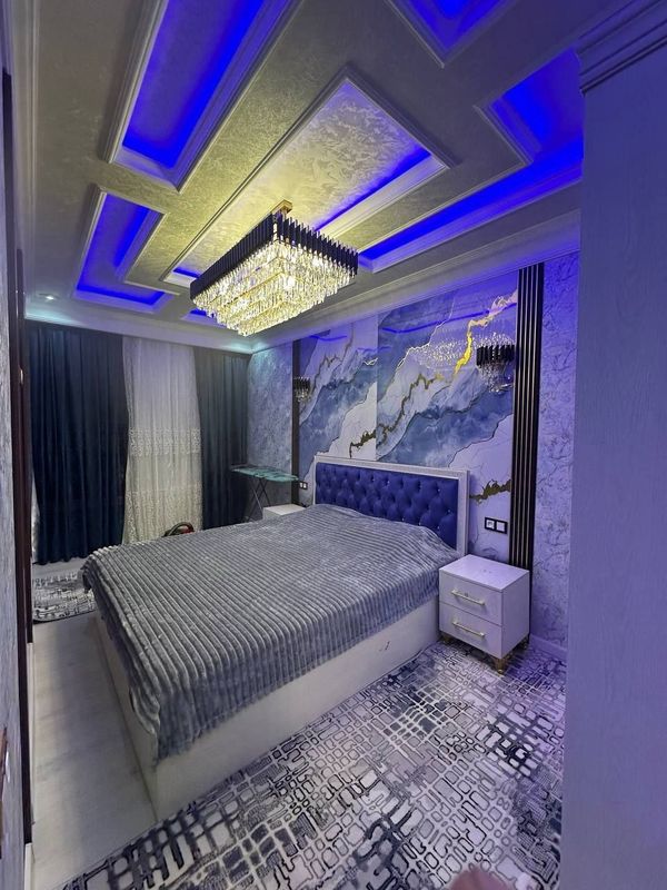 Samarqand shaxar kunli kvartira bor bezzaks quyiladi 350min sum