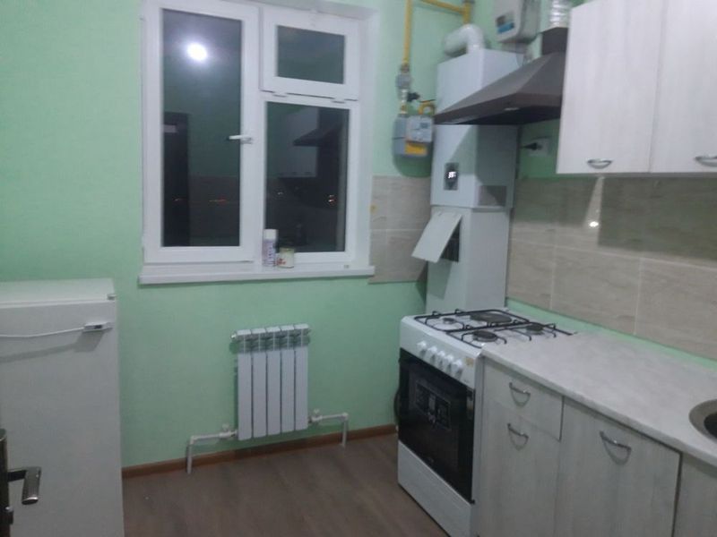 3 хоналик уй ижорага берилади