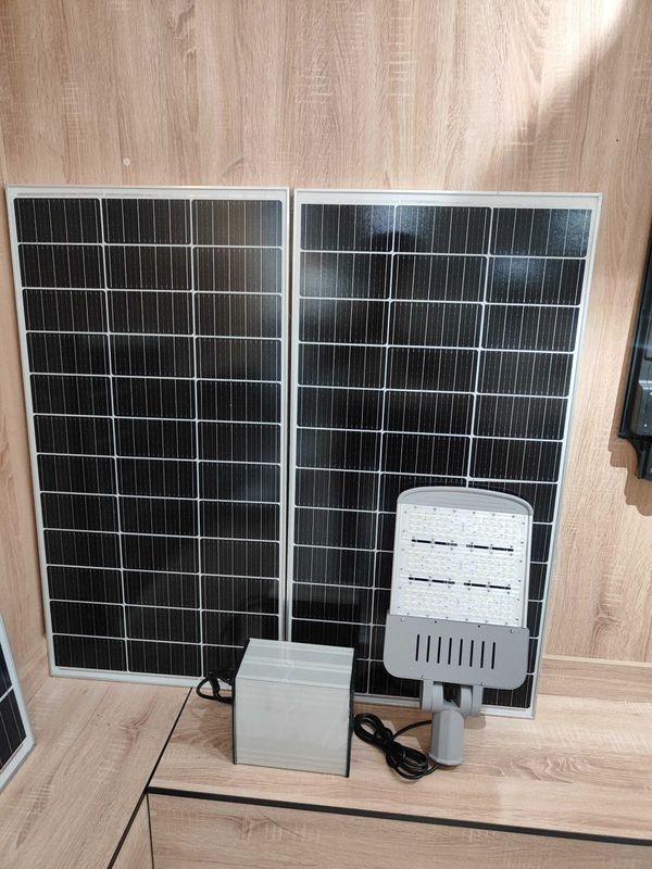 Модел-XY8883/150W Уличные солнечный прожектор Модел-XY8883/150W Уличные солнечный прожектор