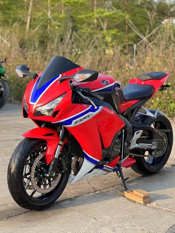 Honda CBR 1000RR Honda CBR 1000RR