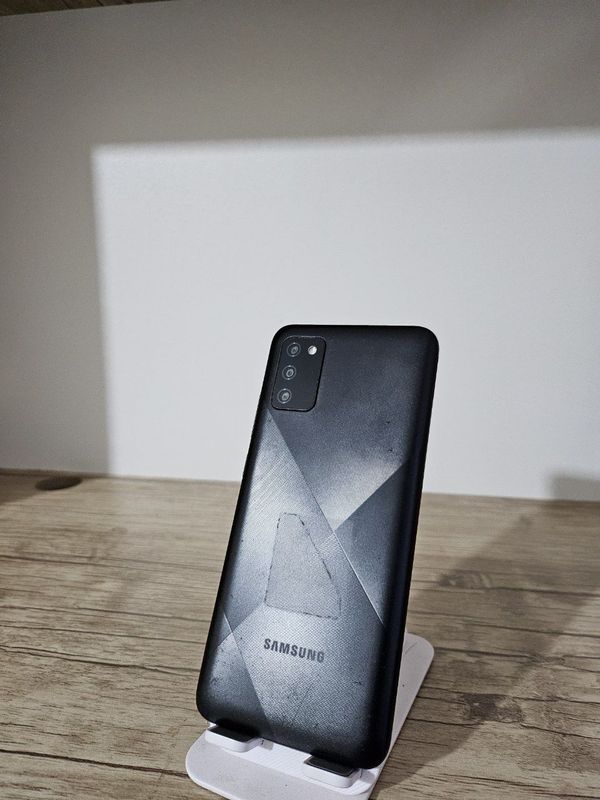 Samsung A02s sotiladi