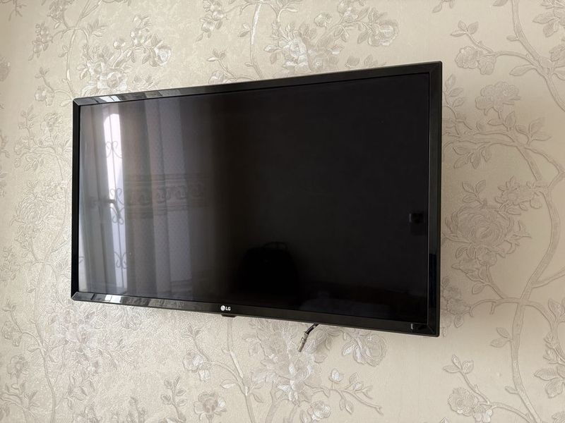 LG b/u tv 32 dyum LG b/u tv 32 dyum