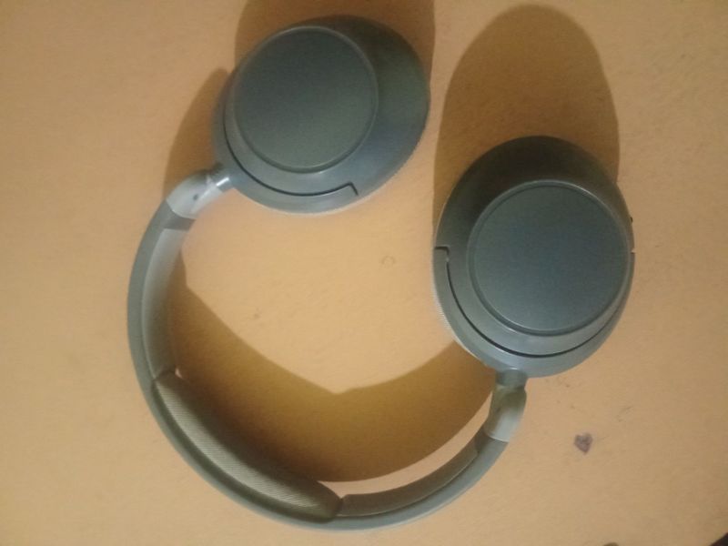 Quloqchin. Naushnik Quloqchin. Naushnik