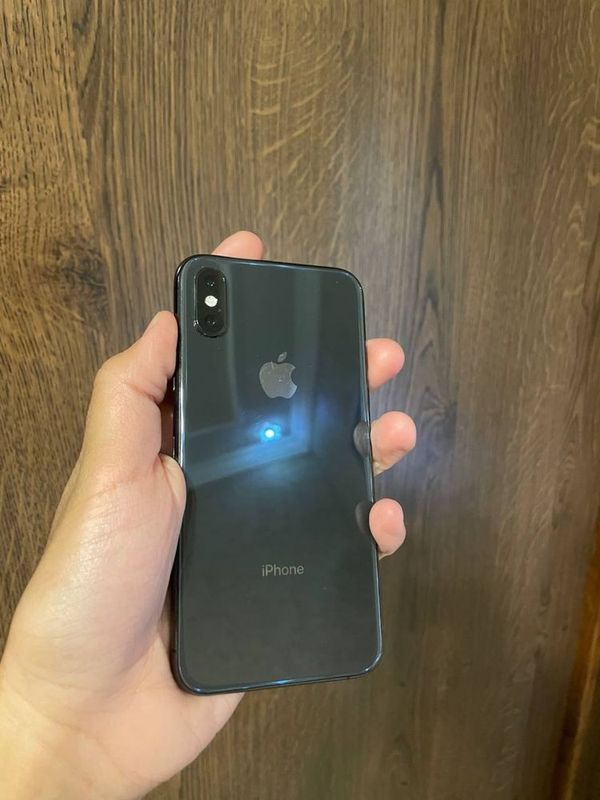 Iphone xs .