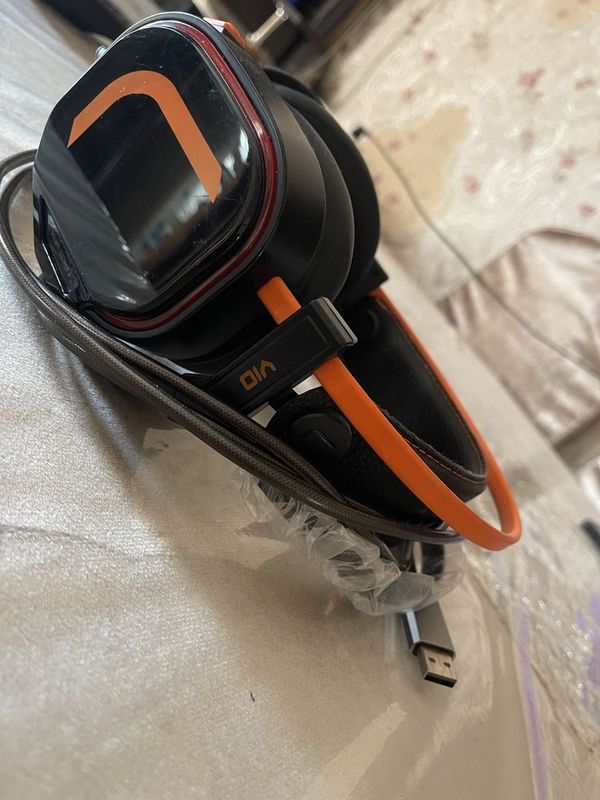Kompyuter va telifon uchun naushni sotiladi xolati ideal Kompyuter va telifon uchun naushni sotiladi xolati ideal