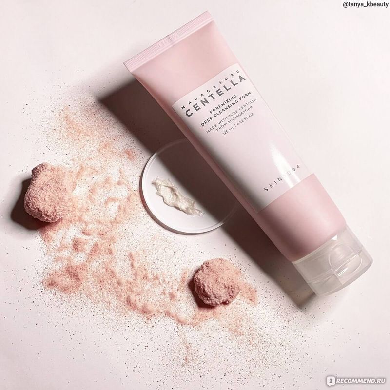 Глубоко очищающая пенка для сужения пор SKIN1004 Madagascar Centella Poremizing Deep Cleansing Foam Глубоко очищающая пенка для сужения пор SKIN1004 Madagascar Centella Poremizing Deep Cleansing Foam