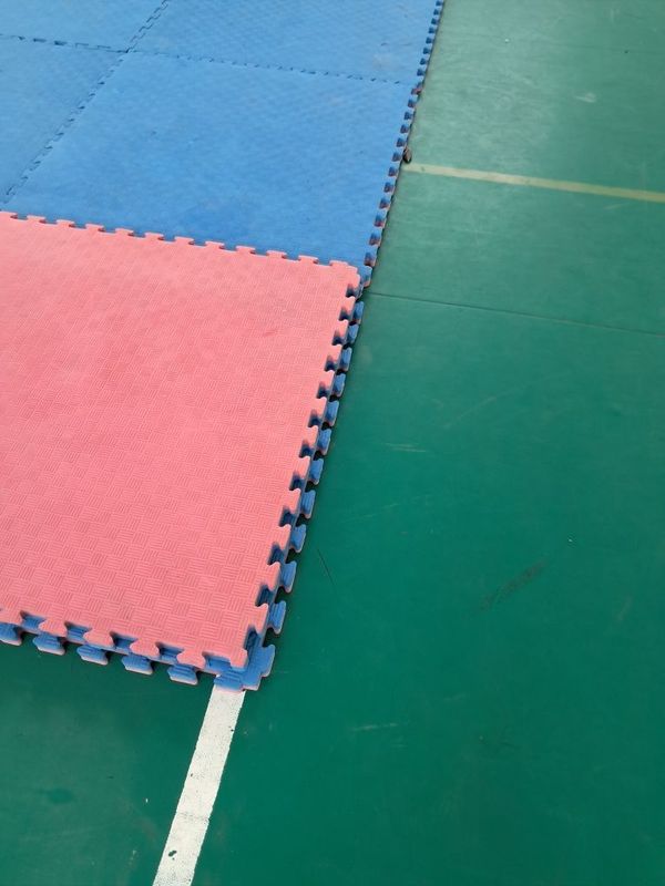 Kurash Mat sotiladi