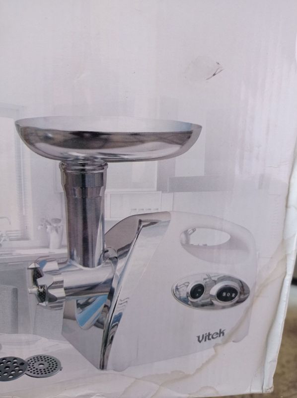 Мясорубка электрическая Vitek Мясорубка электрическая Vitek