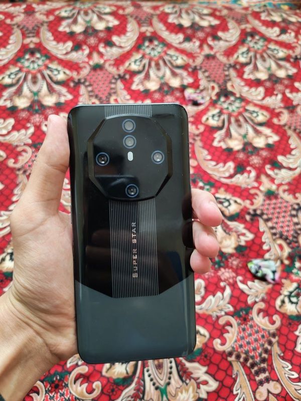 Telefon sotiladi 6/128 bir oylik telefon