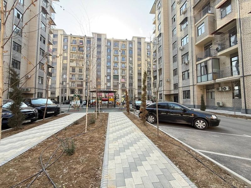 Срочно Продаётся Новостройка улица Махтумкули 105м2 коробка без ремонт